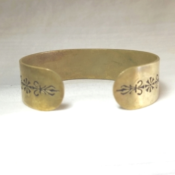 Vintage Brass Serenity Prayer Cuff Bracelet - Picture 2 of 3